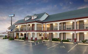 Travelodge Inn & Suites By Wyndham Norman